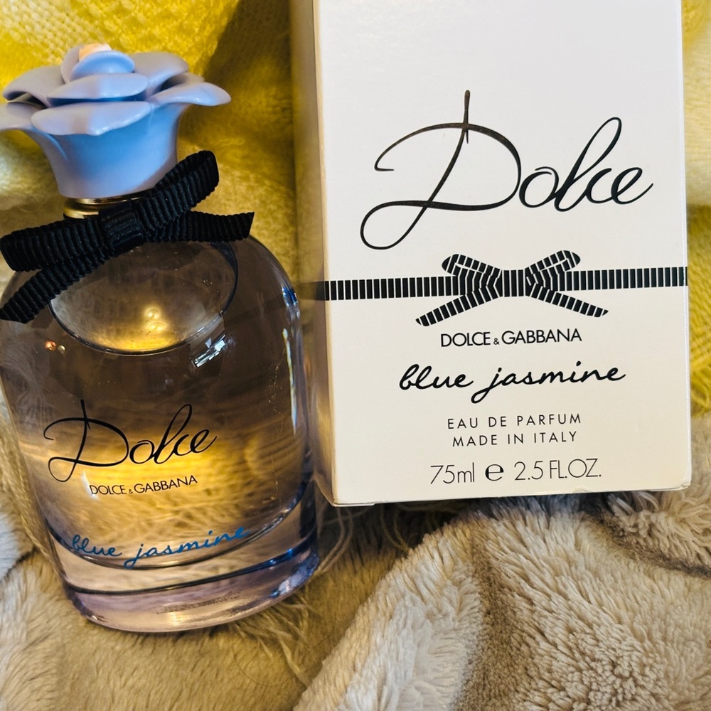 Dolce & Gabbana Blue Jasmine Perfume with Floral Cap